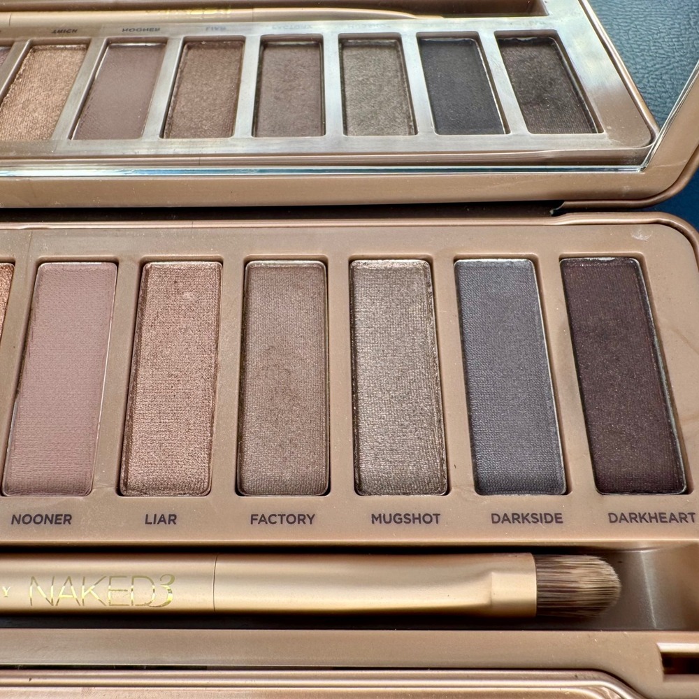 Urban Decay Naked3 Eyeshadow Palette 12 Rose Gold Neutral Shades Tin Case Brush - Picture 4 of 8